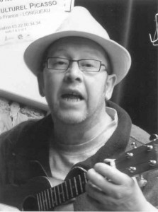 Joël Dufresne, joue un Ukulélé (Festival des wèpes)